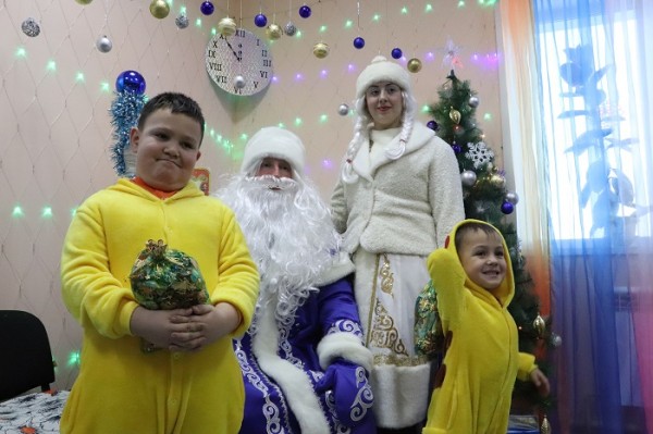 
				Более 1500 новогодних подарков от Мэра Леонида Фролова получат жители Иркутского района			