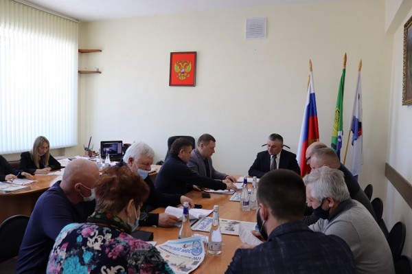 
				О проделанной работе в 2021 году отчитался глава Ушаковского МО Сергей Сайфулин			