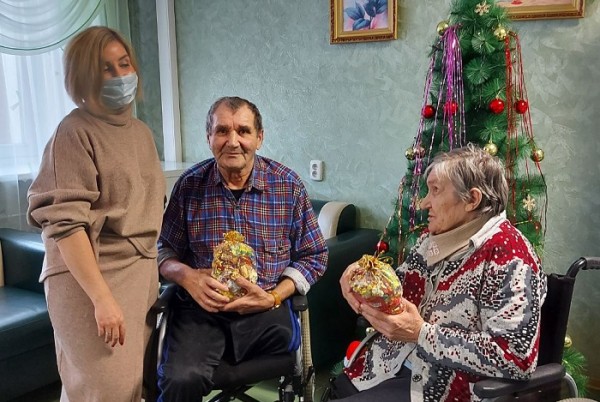 
				Более 1500 новогодних подарков от Мэра Леонида Фролова получат жители Иркутского района			