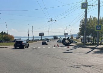 Внедорожник перевернулся в&nbsp;результате ДТП на&nbsp;Байкальском кольце в Иркутске (Видео)                            