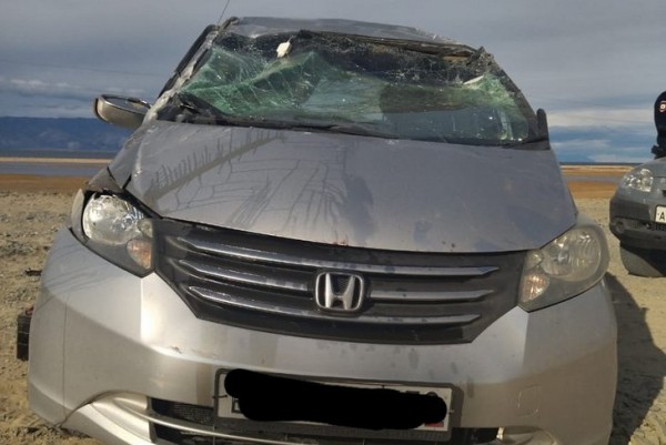 Четыре девушки получили травмы при опрокидывании автомобиля Honda на Ольхоне
Четыре девушки получили травмы при опрокидывании автомобиля Honda на Ольхоне