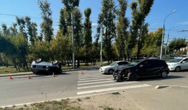 Внедорожник перевернулся в&nbsp;результате ДТП на&nbsp;Байкальском кольце в Иркутске (Видео)                            