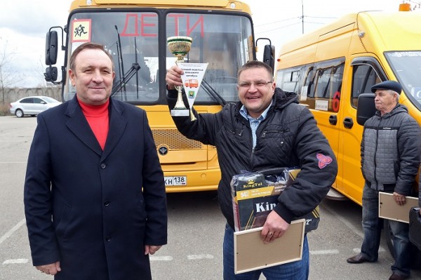 
				Лучшим водителем школьного автобуса Иркутского района стал Алексей Должиков из Марковской школы			