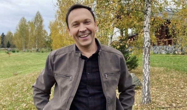 На&nbsp;ТНТ выходит комедийный сериал &laquo;Нина&raquo; с&nbsp;актером из&nbsp;Иркутска                            
