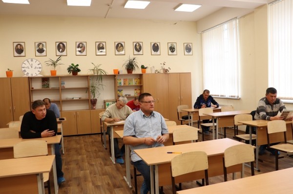 
				Лучшим водителем школьного автобуса Иркутского района стал Алексей Должиков из Марковской школы			