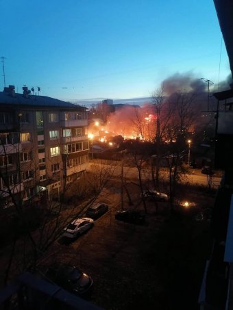 В Иркутске в Ново-Ленино упал самолет на жилой дом (Видео)                            
