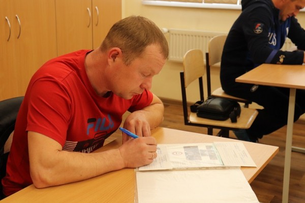
				Лучшим водителем школьного автобуса Иркутского района стал Алексей Должиков из Марковской школы			