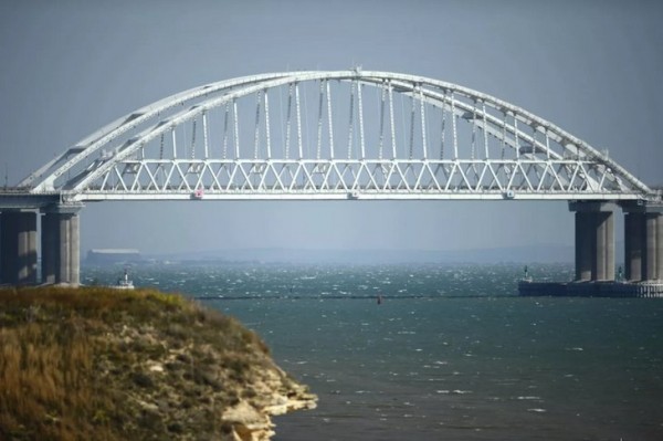
                По Крымскому мосту восстановили железнодорожное сообщение
                
            