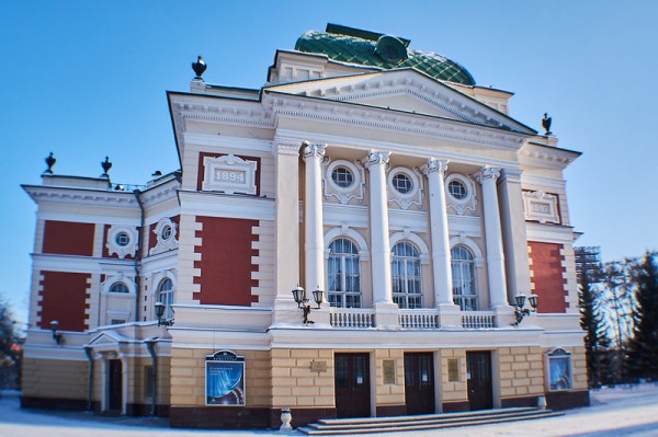 
            Песней объединяя сердца
            
        