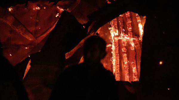 В селе Шелехово Иркутской области 23-летний парень спас пожилую женщину из горящего дома