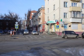 Как теперь выглядит транспортное и пешеходное движение в районе Бабра в Иркутске (Фоторепортаж)                            