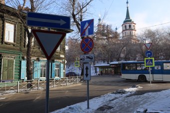 Как теперь выглядит транспортное и пешеходное движение в районе Бабра в Иркутске (Фоторепортаж)                            