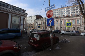 Как теперь выглядит транспортное и пешеходное движение в районе Бабра в Иркутске (Фоторепортаж)                            