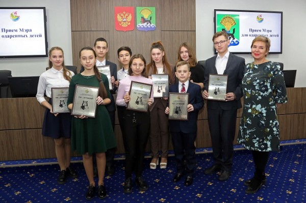 
				Награду Мэра Иркутского района &laquo;Ты-лучший&raquo; получили 60 одаренных детей			