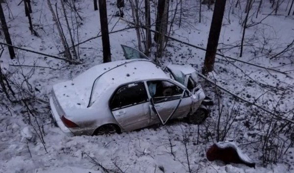 Водитель автомобиля погиб на трассе «Вилюй» из-за того, что не выбрал безопасную скорость (Видео) Водитель автомобиля погиб на трассе «Вилюй» из-за того, что не выбрал безопасную скорость (Видео)