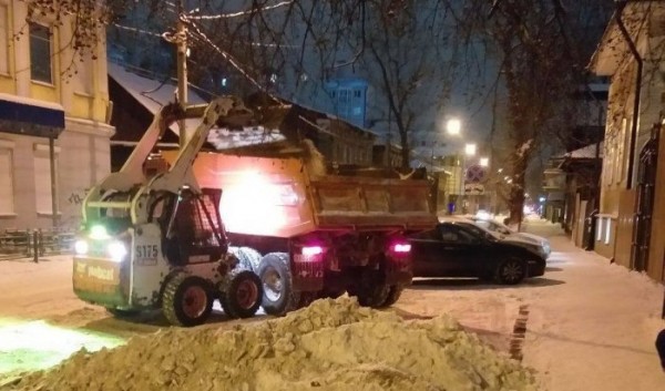 1200 тонн снега вывезли за сутки с улиц Иркутска                            
