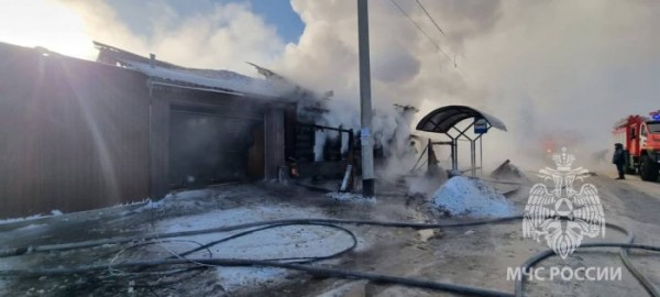 Жилой дом сгорел на улице Радищева в Иркутске                            