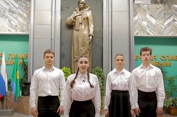 
                Студенты Иркутского театрального училища прочли стихи Роберта Рождественского
                
            