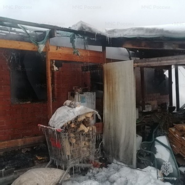 Спасая автомобиль, мужчина погиб в пожаре в садоводстве «Багульник» Спасая автомобиль, мужчина погиб в пожаре в садоводстве «Багульник»