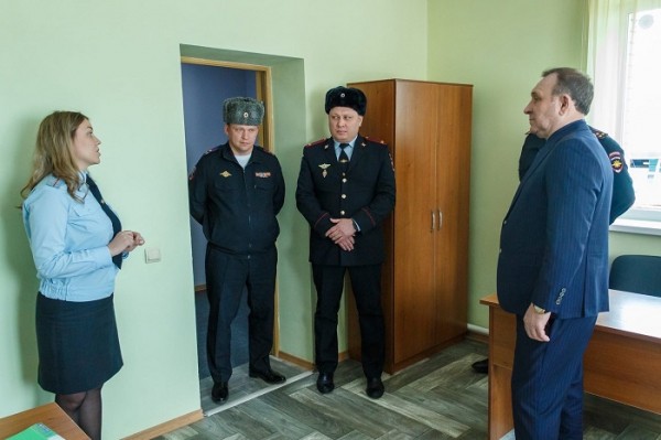 Новый пункт полиции открылся в селе Хомутово
Новый пункт полиции открылся в селе Хомутово