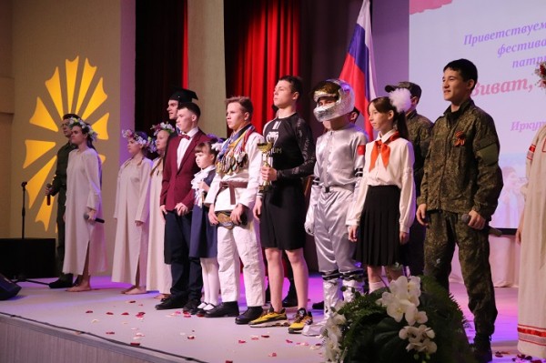 
				Оёкская школа победила на фестивале инсценированной патриотической песни &laquo;Виват, Россия молодая!&raquo;			