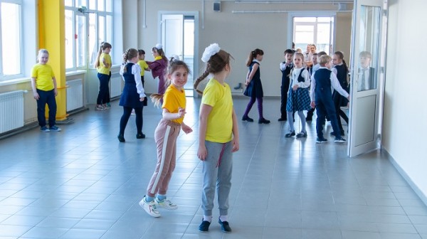 В селе Хомутово Иркутского района после капитального ремонта открылась средняя школа №2
В селе Хомутово Иркутского района после капитального ремонта открылась средняя школа №2