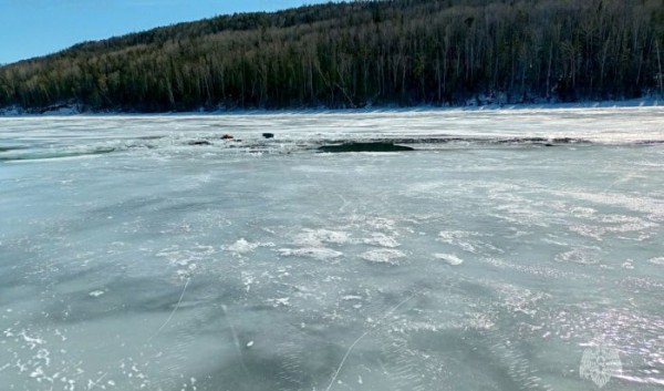 Водитель внедорожника погиб, провалившись под лед на Усть-Илимском водохранилище Водитель внедорожника погиб, провалившись под лед на Усть-Илимском водохранилище
