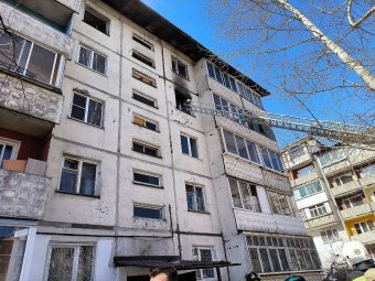 Восемь человек спасли сотрудники МЧС во время пожара на улице Маршала Конева в Иркутске                            