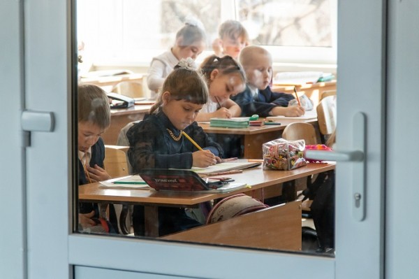 В селе Хомутово Иркутского района после капитального ремонта открылась средняя школа №2
В селе Хомутово Иркутского района после капитального ремонта открылась средняя школа №2