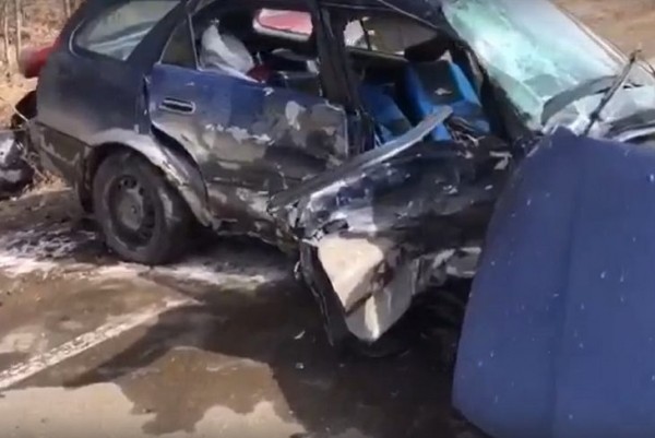 
                Водитель Toyota Sprinter Carib погиб в ДТП с Nissan Qashqai на Александровском тракте
                
            