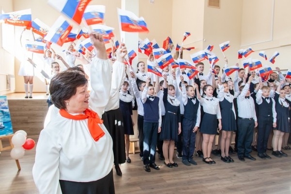 В селе Хомутово Иркутского района после капитального ремонта открылась средняя школа №2
В селе Хомутово Иркутского района после капитального ремонта открылась средняя школа №2