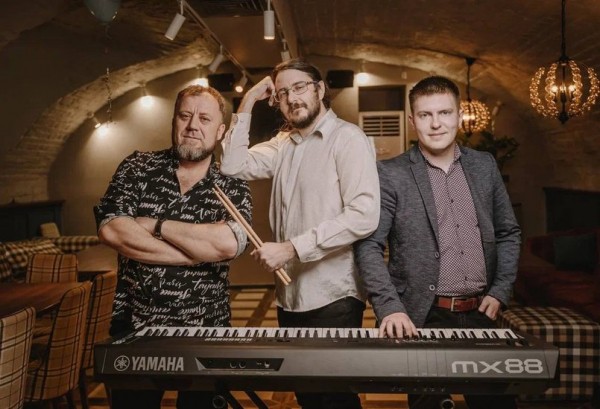 Музыка из мультфильмов и фильмов Советского Союза
Музыка из мультфильмов и фильмов Советского Союза