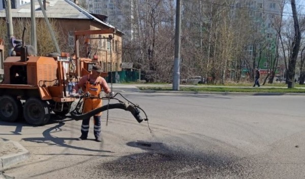 На&nbsp;дорогах Иркутска продолжают устранять повреждения                            