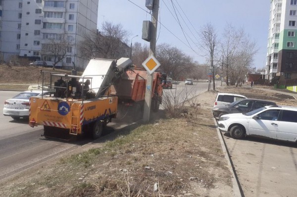 В Иркутске прибираются перед 9 мая
В Иркутске прибираются перед 9 мая