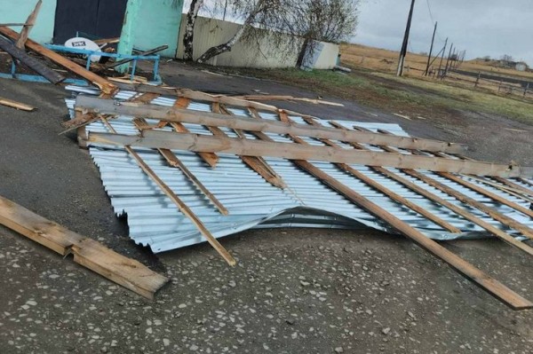 
                Ураган 13 мая повредил кровли школ в Осинском и Боханском районах
                
            