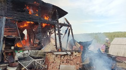В СНТ «Росинка» по Качугскому тракту приготовление шашлыка обернулось крупным пожаром (Фоторепортаж) В СНТ «Росинка» по Качугскому тракту приготовление шашлыка обернулось крупным пожаром (Фоторепортаж)