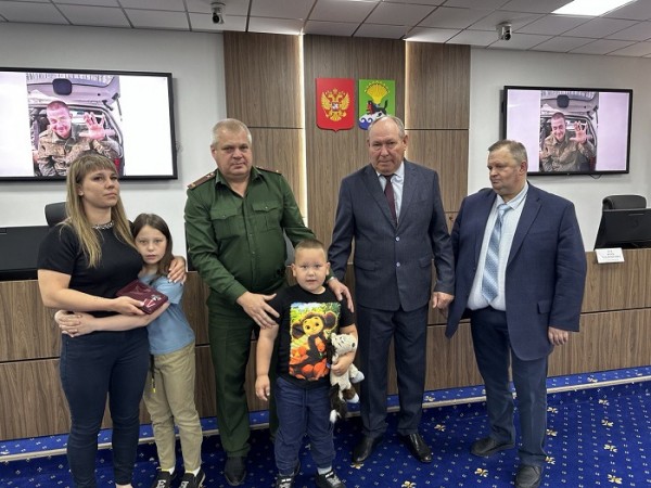 
			В Иркутском районе вручили государственные награды родным погибших в зоне СВО		