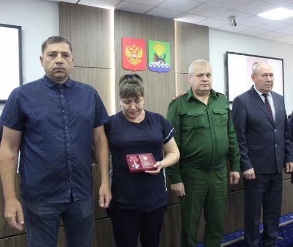 
			В Иркутском районе вручили государственные награды родным погибших в зоне СВО		