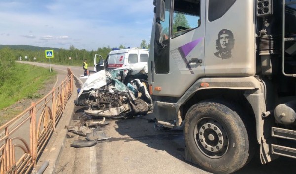 Два человека погибли в ДТП на Голоустненском тракте                            