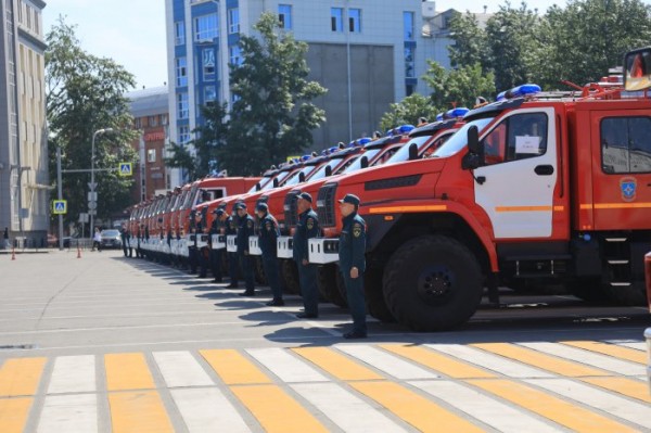 Пожарно-спасательные гарнизоны Иркутской области получили 34 новых автомобиля (Фоторепортаж) Пожарно-спасательные гарнизоны Иркутской области получили 34 новых автомобиля (Фоторепортаж)