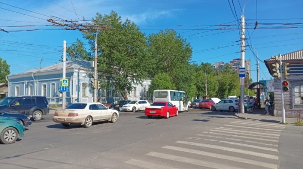 Три автомобиля столкнулись на пересечении улиц Байкальской и Трилиссера в Иркутске (Фоторепортаж) Три автомобиля столкнулись на пересечении улиц Байкальской и Трилиссера в Иркутске (Фоторепортаж)