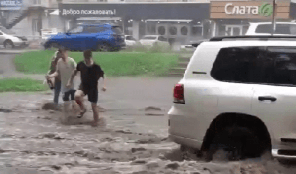 На&nbsp;Иркутск обрушился сильный ливень (Видео)                            