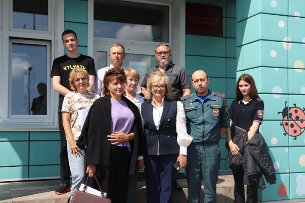 В Иркутском районе продолжается приёмка образовательных учреждений к новому учебному году
В Иркутском районе продолжается приёмка образовательных учреждений к новому учебному году