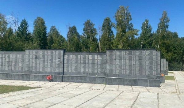 14&nbsp;новых фамилий появились на&nbsp;стенах памяти на&nbsp;мемориале жертв политических репрессий в&nbsp;Пивоварихе                            