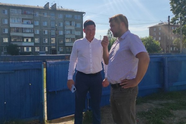 
                В Ленинском округе Иркутска отремонтировали хоккейный корт
                
            