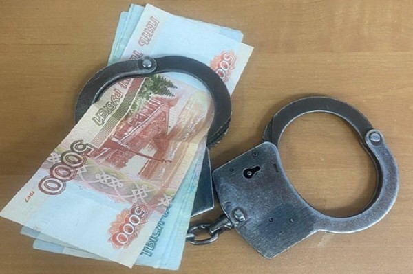 
                Пьяный водитель Honda Logo пытался дать взятку инспектору ДПС в Зиминском районе
                
            