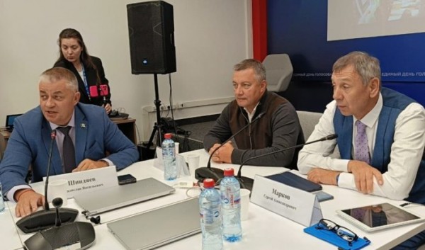 Экзитпол: Половина избирателей Иркутской области проголосовала за «Единую Россию» Экзитпол: Половина избирателей Иркутской области проголосовала за «Единую Россию»