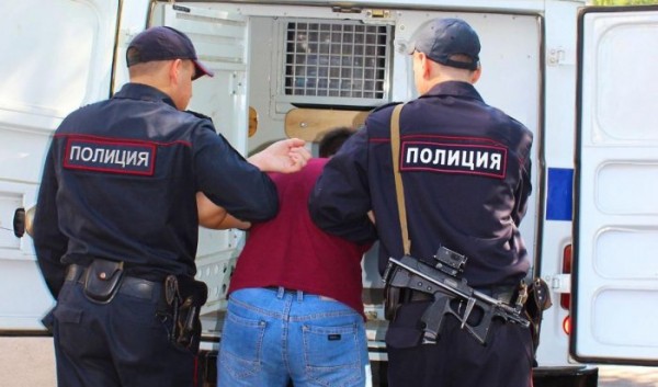 Полицейские выстрелили в&nbsp;мужчину, нападавшего на&nbsp;людей в&nbsp;центре Иркутска                            