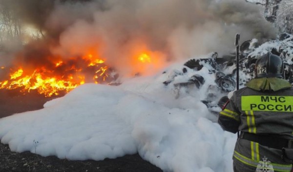 Свалка покрышек горела в Черемхово                            