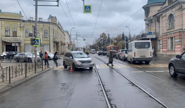 Автоледи сбила женщину на&nbsp;пешеходном переходе в&nbsp;центре Иркутска (Видео)                            